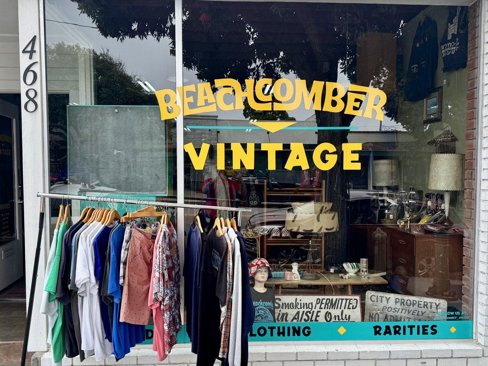 Storefront window of Beachcomber Vintage in Morro Bay.